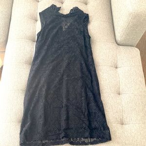 Black sleeveless lacy dress